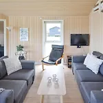3 Bedroom Cozy In Dom wakacyjny