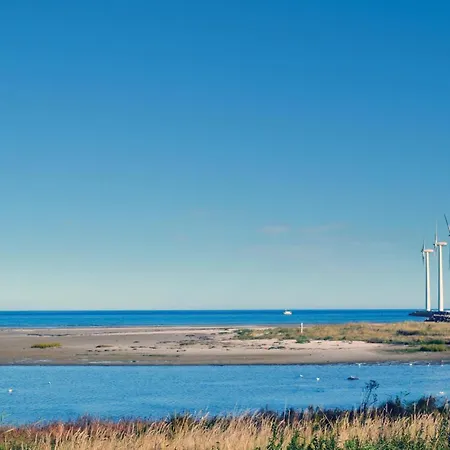 Feriehus 3 Bedroom Cozy In