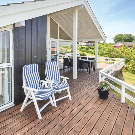 3 Bedroom Cozy In Feriehus *