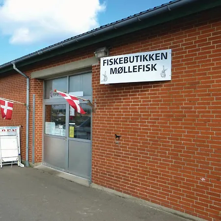 3 Bedroom Cozy In Feriehus Glesborg