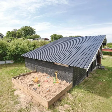 3 Bedroom Cozy In Feriehus Glesborg